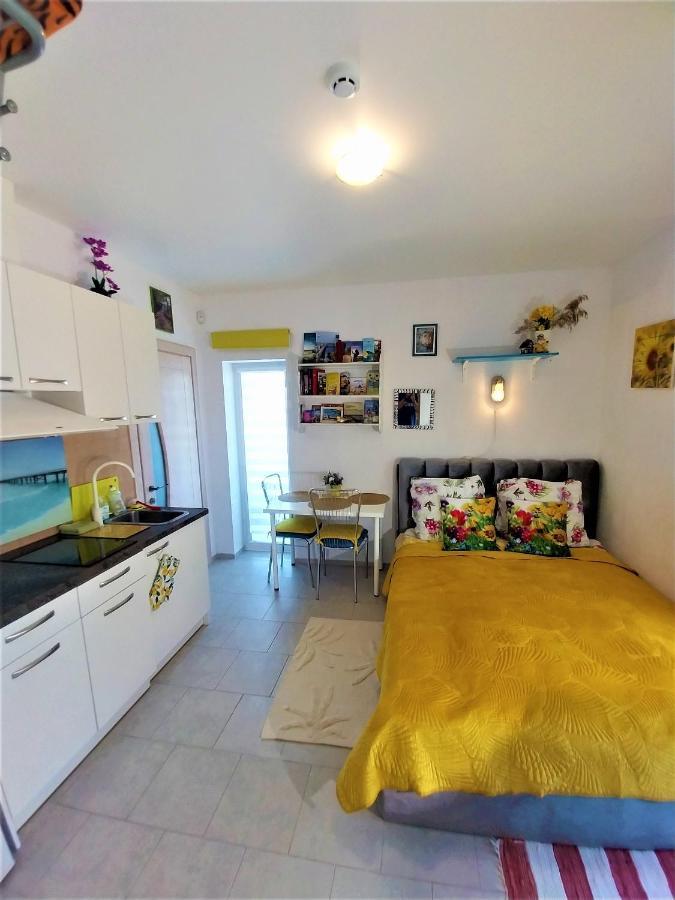 Geltoni Apartamentai Паланга Экстерьер фото