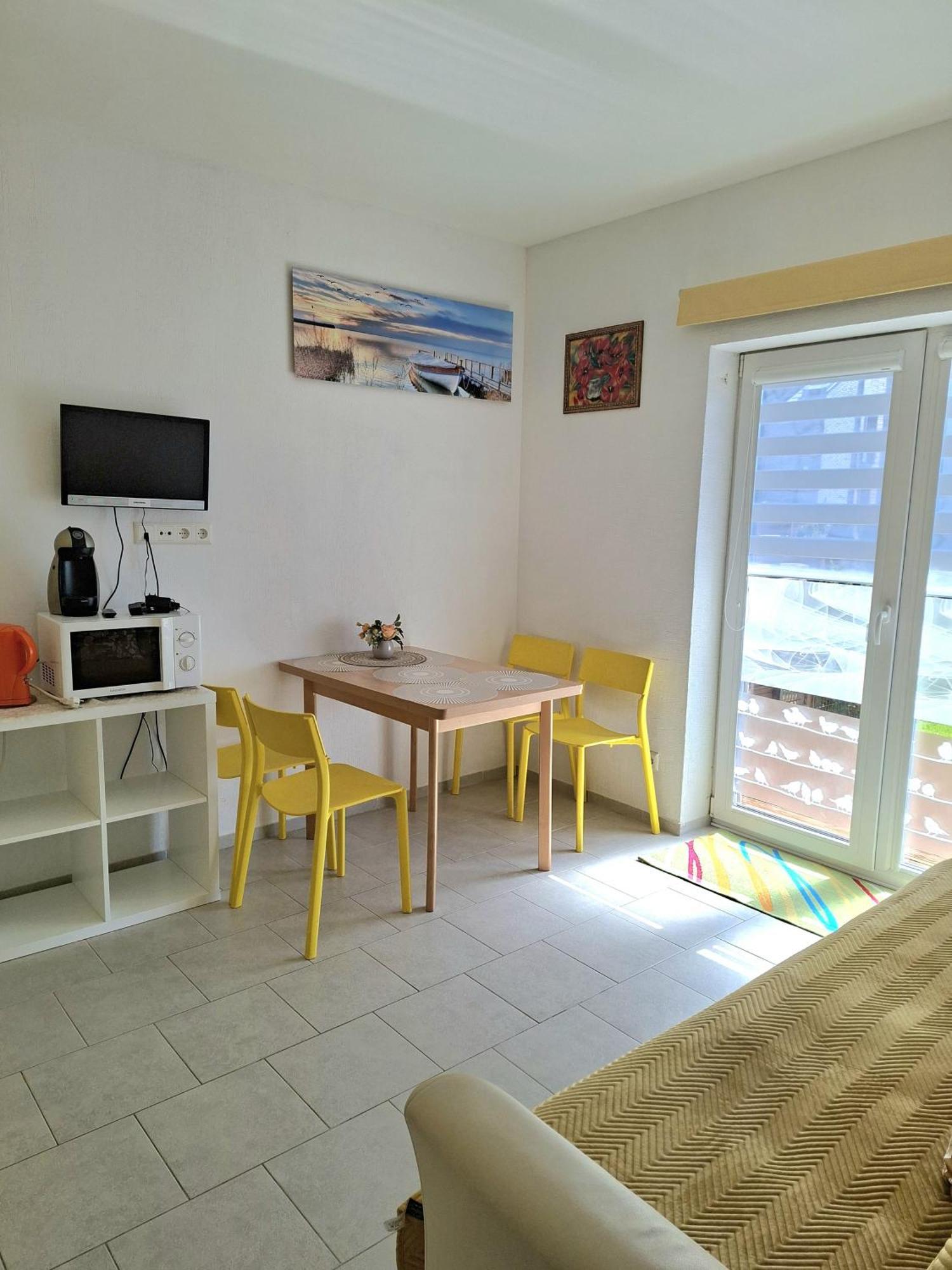 Geltoni Apartamentai Паланга Экстерьер фото